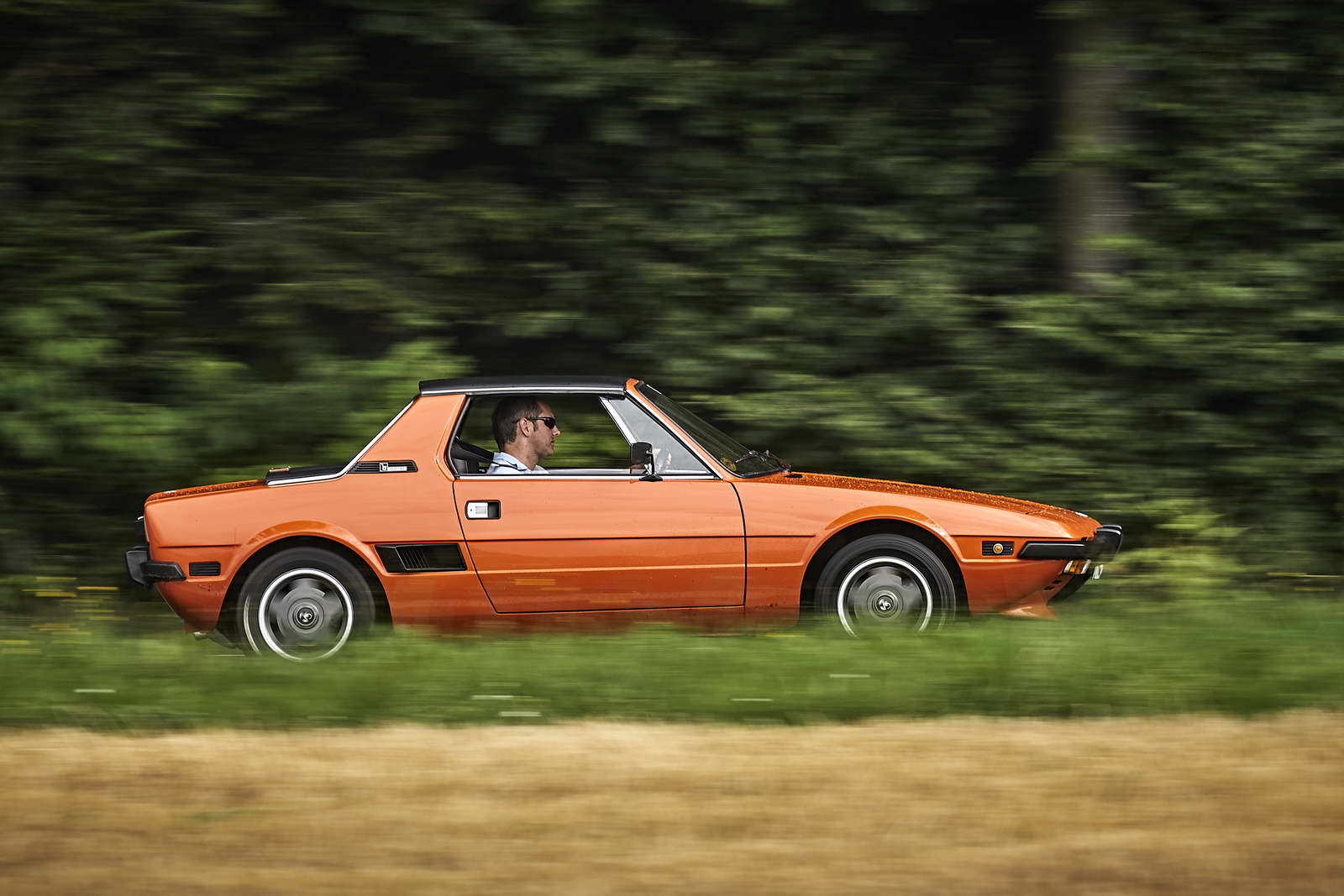 Toyota MR2 vs Fiat X 15